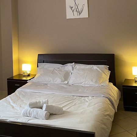 Cloud8 Apt With Castle View, 7Km From The Beach Lezhe Exterior photo
