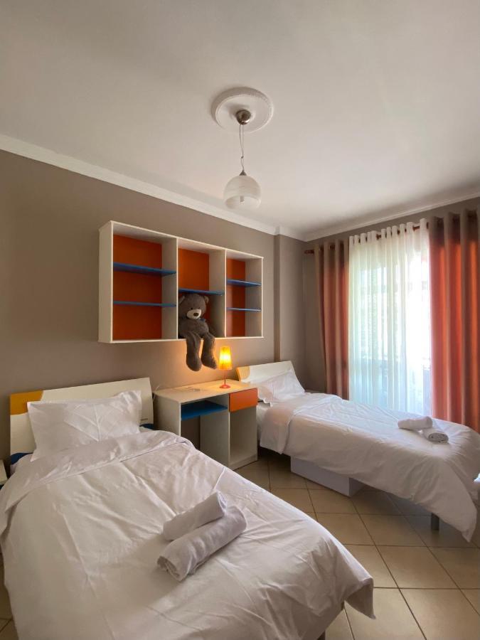 Cloud8 Apt With Castle View, 7Km From The Beach Lezhe Exterior photo
