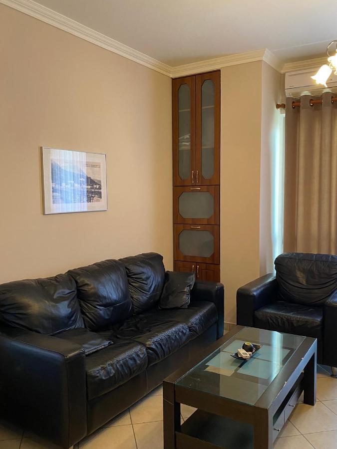 Cloud8 Apt With Castle View, 7Km From The Beach Lezhe Exterior photo